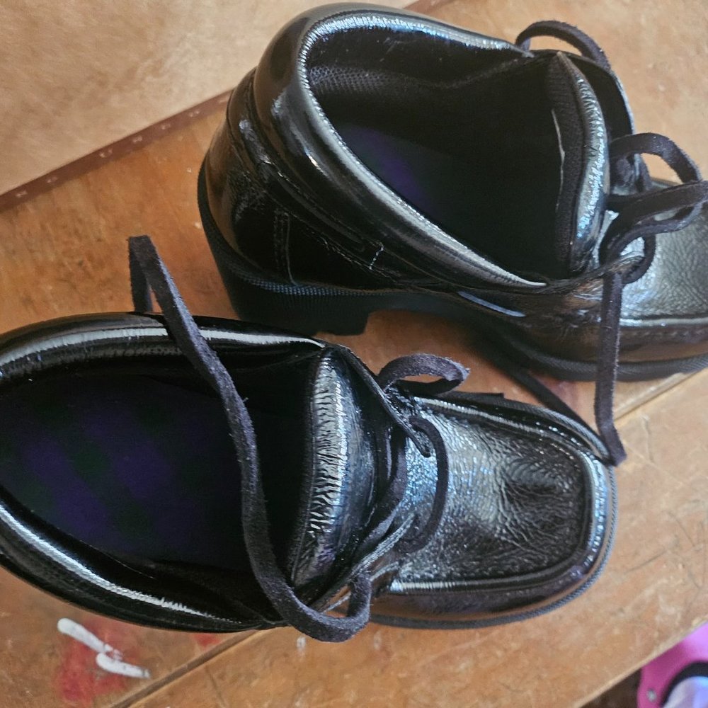 Shoes - Picture 3 of 6